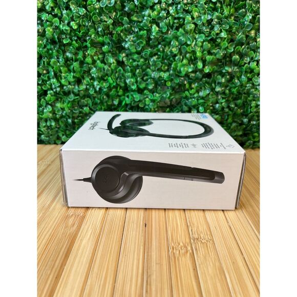 NIB Logitech H390 USB Headset ClearChat with Noise Cancelling Mic New - Picture 5 of 12